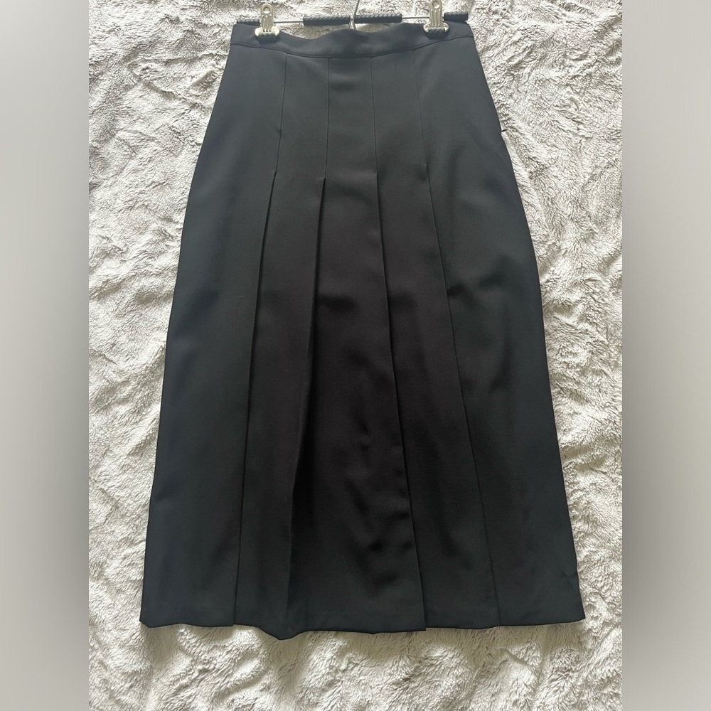 Beautiful Brand New Oak & Fort Midi Skirt